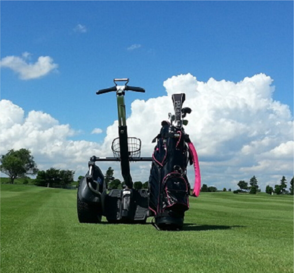 世界初100台導入のセグウェイでゴルフコース体験を楽しむ